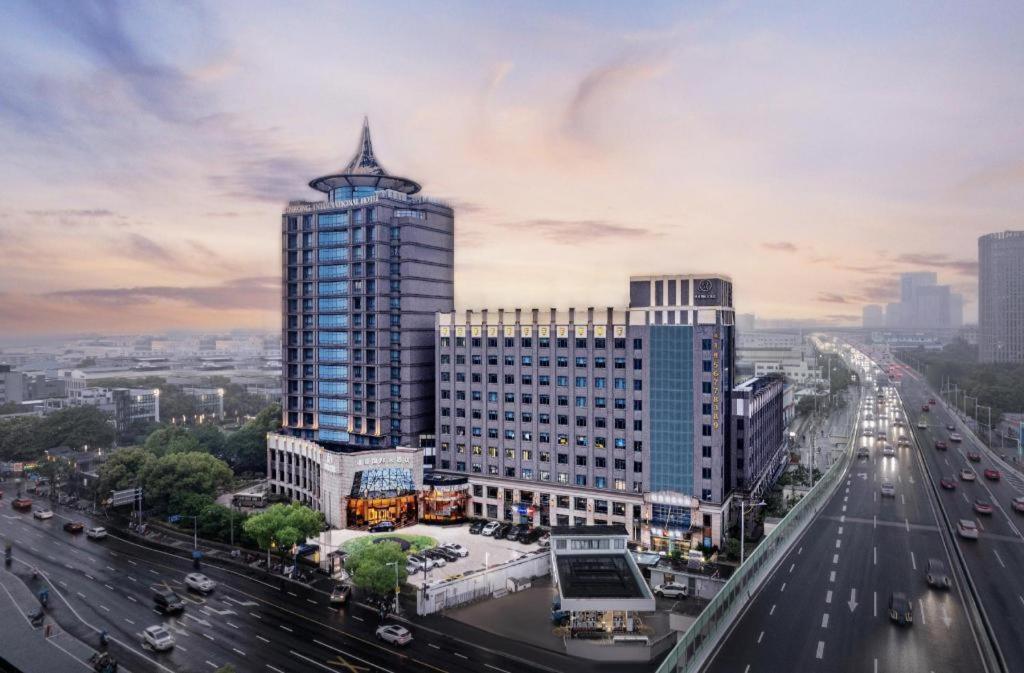 Jinrong International Hotel Shanghai Exterior photo