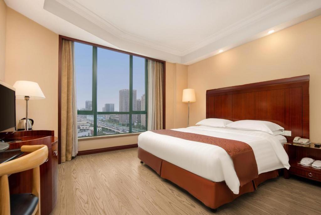 Jinrong International Hotel Shanghai Exterior photo