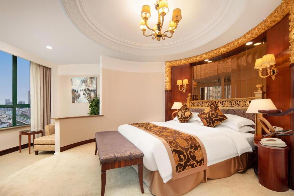 Jinrong International Hotel Shanghai Exterior photo