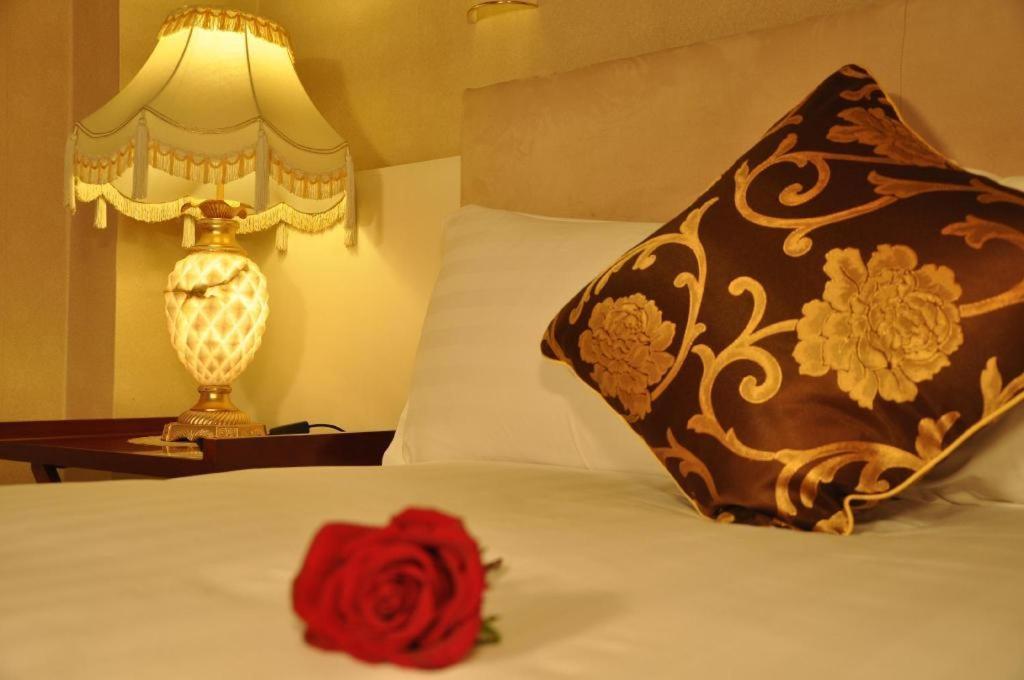 Jinrong International Hotel Shanghai Exterior photo